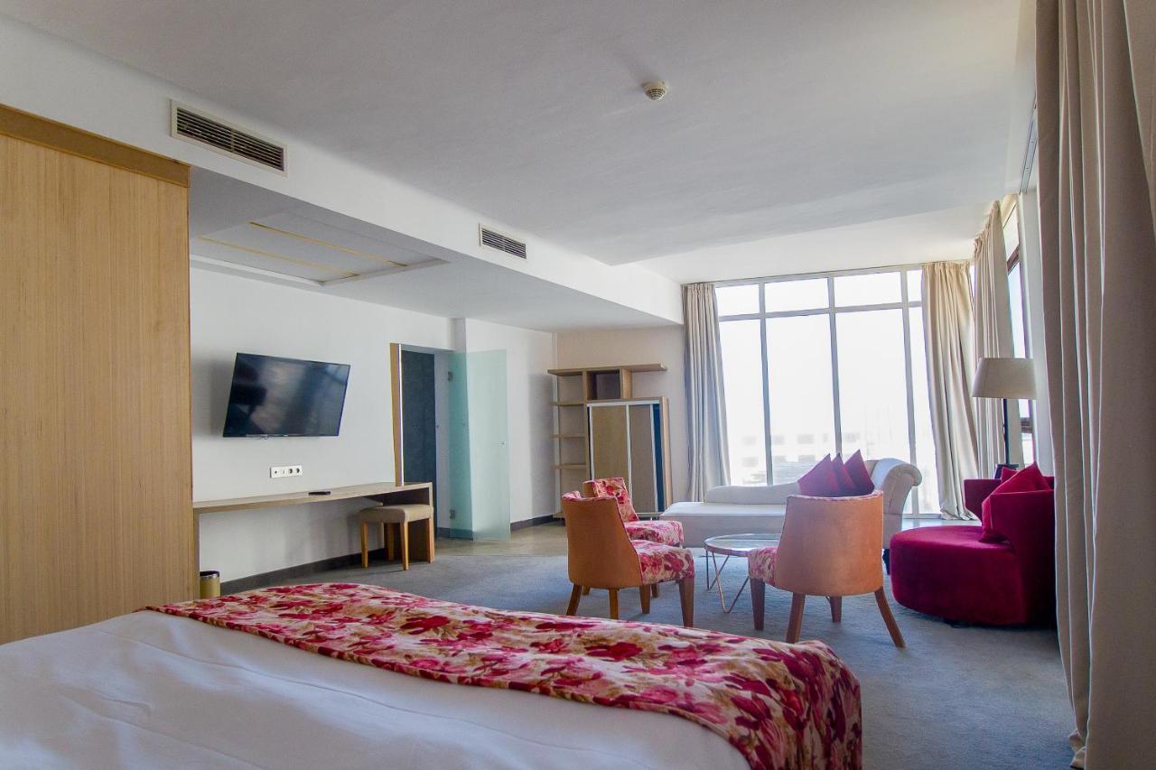 Mandarin Palace &