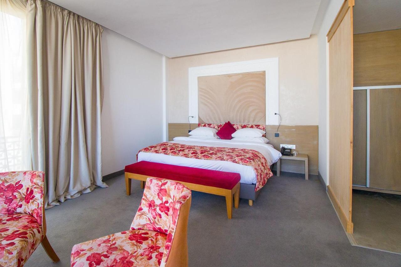 Hotel Mandarin Palace &