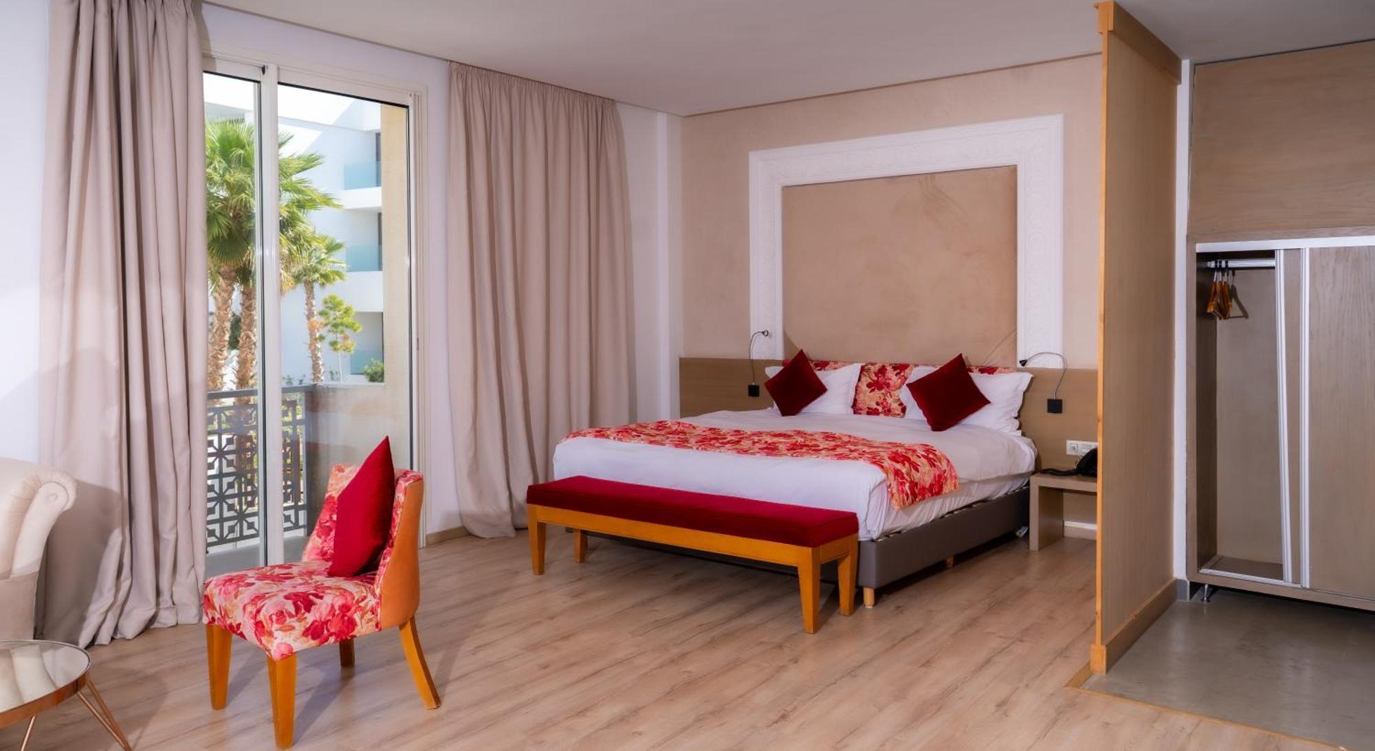 Hotel Mandarin Palace &